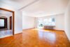 Freistehendes Mehrfamilienhaus in Teningen mit bezugsfreier Wohnung - Wohnzimmer m. Terrassenzugang - EG Wohnung
