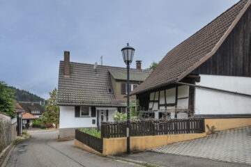 Einfamilienhaus mit Potenzial, riesigem Grundstück und Scheune, 79410 Badenweiler, Einfamilienhaus