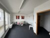 Helles Büro mit großem Balkon zu vermieten - rechte Seite - offener Büroraum