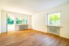 Sofortbezug! 3-Zimmer-Wohnung mit Balkon und Stellplatz in ruhiger Lage von Umkirch - Wohnzimmer