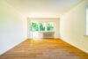 Sofortbezug! 3-Zimmer-Wohnung mit Balkon und Stellplatz in ruhiger Lage von Umkirch - Wohnzimmer