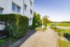 Sofortbezug! 3-Zimmer-Wohnung mit Balkon und Stellplatz in ruhiger Lage von Umkirch - Treppenhaus Eingang