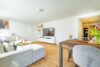 Sofortbezug! - Charmante 2-Zimmer-Wohnung mit großer Terrasse in ruhiger Lage - Wohnzimmer