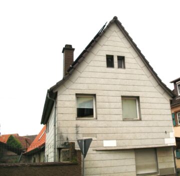 Bezugsfreies Einfamilienhaus mit Potenzial und Solaranlage, 79331 Teningen / Köndringen, Einfamilienhaus