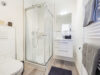 Penthouse mit drei Studenten Apartments in idealer Lage in Freiburg - App 1_Bad