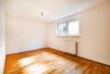 Traumhaftes Reihenendhaus. 5,5 Zi, Kamin, Terrasse, PV-Anlage & ruhig gelegen. Sofort bezugsfrei - Ausgebautes Zimmer im UG