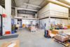 Gewerbeensemble mit vielen Büros, Halle & großer Außenfläche. Modern & flexibel nutzbar. - Lagereingang