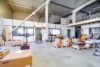 Gewerbeensemble mit vielen Büros, Halle & großer Außenfläche. Modern & flexibel nutzbar. - Ausreichende Höhe