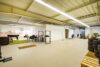 Gewerbeensemble mit vielen Büros, Halle & großer Außenfläche. Modern & flexibel nutzbar. - Lager im Gebäude