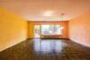 Attraktives Reihenendhaus als Generationenhaus – mit schönem Garten und umfangreichen Modernisierungen - EG: Wohnzimmer