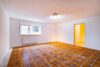 Attraktives Reihenendhaus als Generationenhaus – mit schönem Garten und umfangreichen Modernisierungen - Keller: großes Zimmer/Wohnzimmer