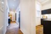 Stilvolle 3-Zi Wohnung im Loft-Charme mit Terrasse, Parkplatz und moderner Küche - Langer Flur