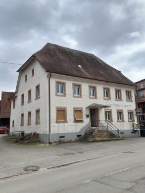 Historisches Gebäude mit Ausbaupotential, 79350 Sexau, Mehrfamilienhaus