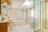 Haus mit Scheune und Ausbaupotential in Herbolzheim - Badezimmer EG