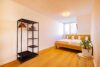 SOFORTBEZUG: Zentrale 4-Zimmer-Dachgeschosswohnung in Emmendingen - Zimmer 2 mit Doppelbett - 4-Zi.-Whg.
