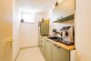 SOFORTBEZUG: Zentrale 4-Zimmer-Dachgeschosswohnung in Emmendingen - Küche - 4-Zi.-Whg.