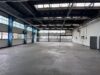 Attraktive Lagerhalle mit Büro- und Sozialräumen – Gewerbegebiet Über der Elz - Halle