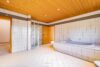Großzügiges Wohnhaus mit Gewerbeeinheit, 1.788 m² Traumgrundstück & Gartenidylle mit Teich - Badezimmer
