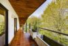 Großzügiges Wohnhaus mit Gewerbeeinheit, 1.788 m² Traumgrundstück & Gartenidylle mit Teich - Balkon