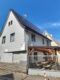 Bezugsfreies Einfamilienhaus mit Potenzial und Solaranlage - Außenansicht