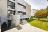 Ruhige, leer stehende 1-Zi Wohnung mit Terrasse und Stellplatz - Eingangsseite