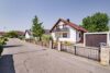 Gemütliches Einfamilienhaus in ruhiger Lage in Weisweil - Haus mit Vorgarten von aussen