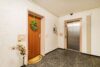 Exklusives Penthouse mit großzügigen Dachterrassen, Sauna und Panoramablick über den Kaiserstuhl - Treppenhaus Eingang