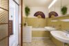 Exklusives Penthouse mit großzügigen Dachterrassen, Sauna und Panoramablick über den Kaiserstuhl - Badezimmer