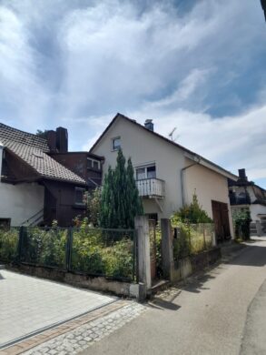 Ein Kaufpreis, zwei Einfamilienhäuser – viel Raum für Ihre Wohnideen, 79359 Riegel am Kaiserstuhl, Einfamilienhaus