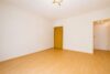 Ruhige, leer stehende 1-Zi Wohnung mit Terrasse und Stellplatz R E S E R V I E R T - Kochnische in der Ecke