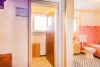 Gepflegtes Zweifamilienhaus mit Ausbaupotenzial im Dachgeschoss Top-Kapitalanlage in Gutach - Badezimmer - OG